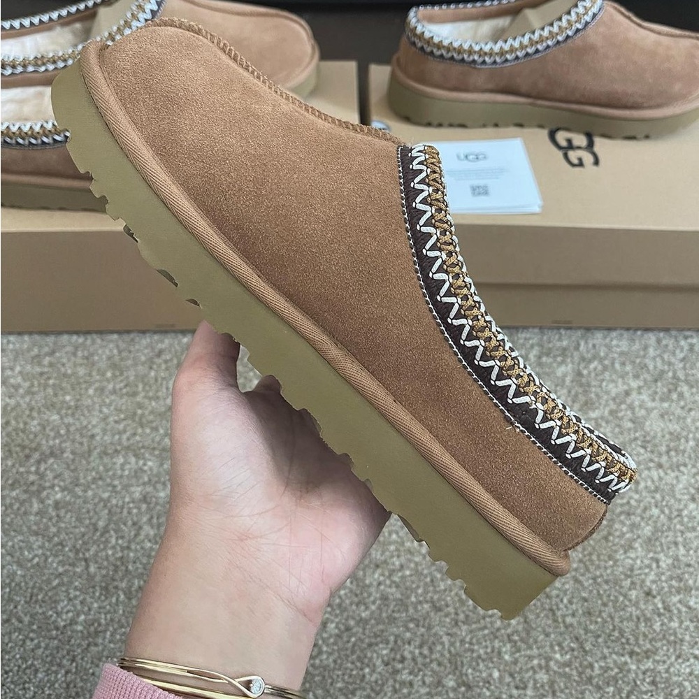 NWT UGG Tasman in Chestnut/Brown Sheepskin Fur Slippers | Fall Closet Staple - Picture 6 of 8